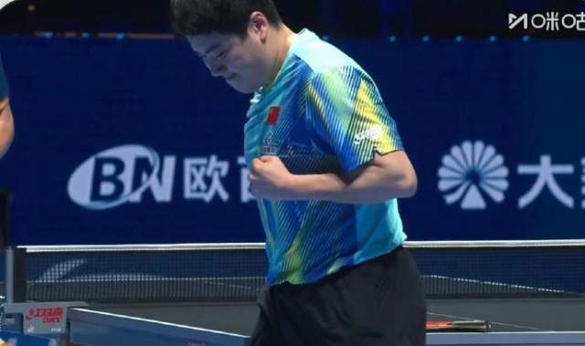 世界杯官方网站入口-梁靖崑两战两负无缘澳门乒乓球世界杯淘汰赛，奥恰洛夫出线